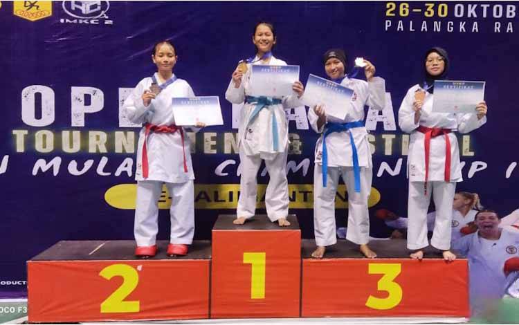 Atlet Karate SMP Sumbermas Sarana Raih Juara 3 Dalam Turnamen Isen Mulang Cup II