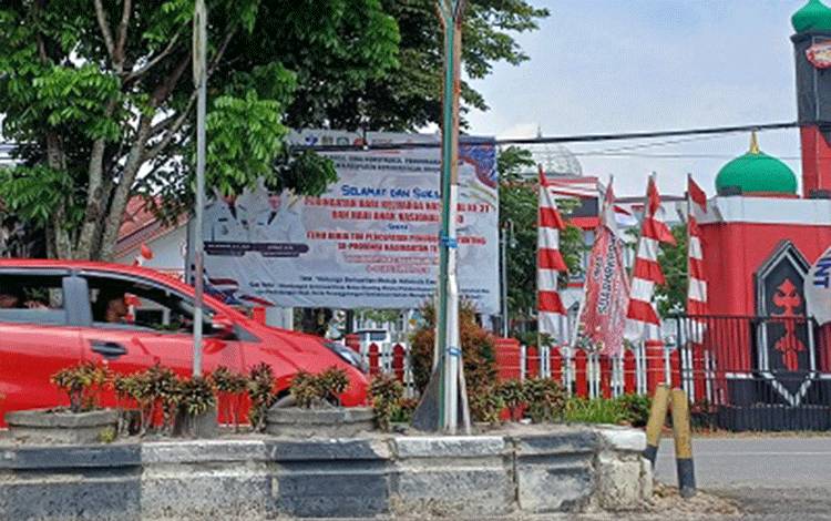 Baliho Petahana Masih Terpasang di Kantor Dinas, Begini Kata Bawaslu Kotim