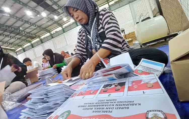 KPU Kotim Targetkan Sortir dan Pelipatan Surat Suara Selesai dalam 3 Hari
