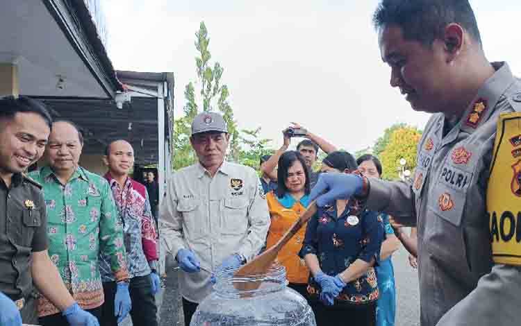 Polres Gunung Mas Musnahkan 60 Gram Lebih Sabu
