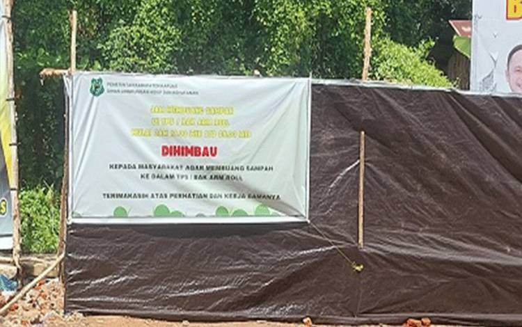 DLHK Kapuas Bongkar Sejumlah TPS di Tepi Jalan dan Sediakan Bak Arm Roll dengan Waktu Khusus