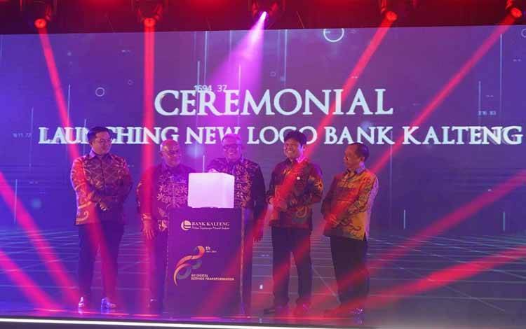 Plt Sekda Kalteng Hadiri Malam Puncak HUT ke 63 PT Bank Kalteng sekaligus Launching Logo Baru