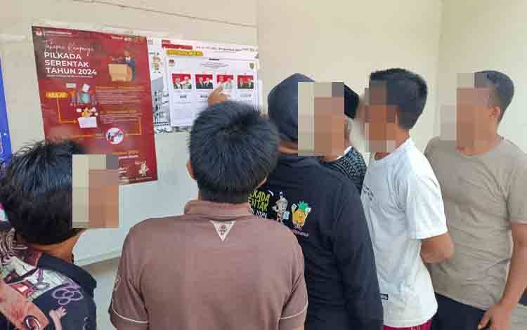 Lapas Sampit Fasilitasi Sosialisasi Pilkada dengan Pemasangan Foto dan Visi Misi Calon Gubernur