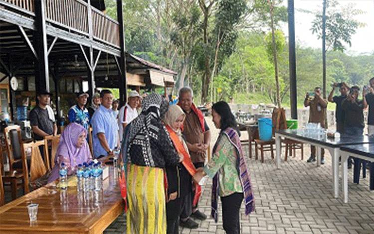Hari Cinta Puspa dan Satwa Nasional: Kolaborasi Pentahelix untuk Pelestarian Lingkungan