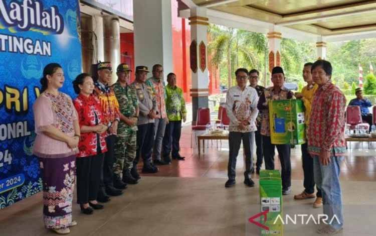 Pemkab Katingan Salurkan Sarana Produksi untuk Petani Cabai