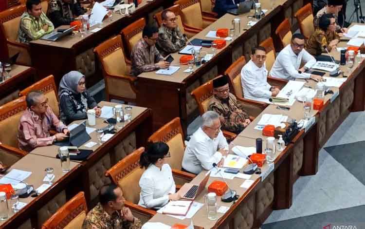 Mendikdasmen Tegaskan Siap Atasi Masalah Distribusi Guru