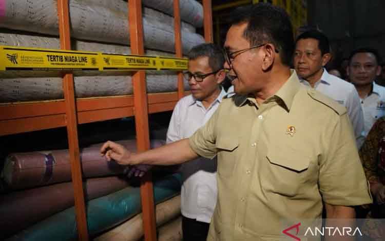 Kemendag Ekspos Gulungan Kain Impor Ilegal Senilai Rp90 Miliar