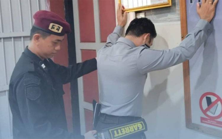 Rutan Kapuas Perketat Pengecekan Barang dan Badan di Pintu Masuk Tanpa Terkecuali