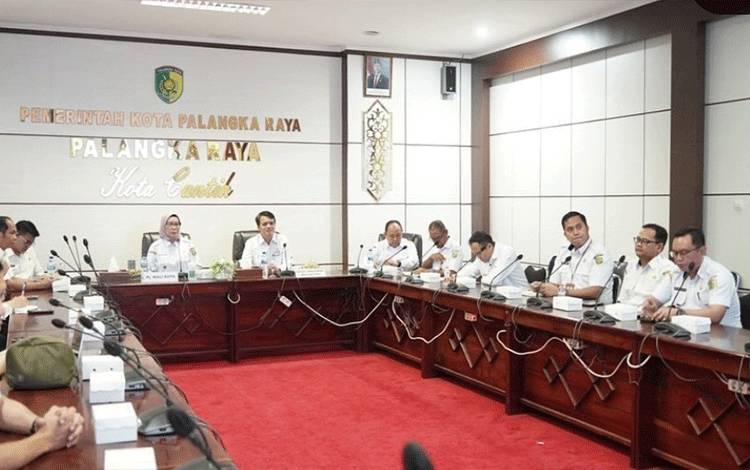Pj Wali Kota Palangka Raya Minta Aturan Pengawasan Depot Air Minum Segera Disusun