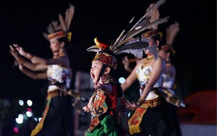 Gelar Seni Budaya dan Gubernur Cup Festival 2024 Menampilkan Keberagaman Budaya Kalteng