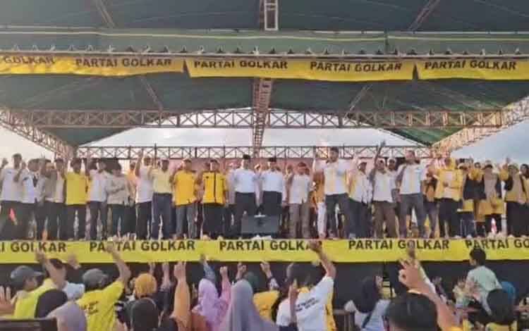 Ribuan Masyarakat Hadiri Kampanye Akbar Pasangan Ahmad Selanorwanda  H Supian