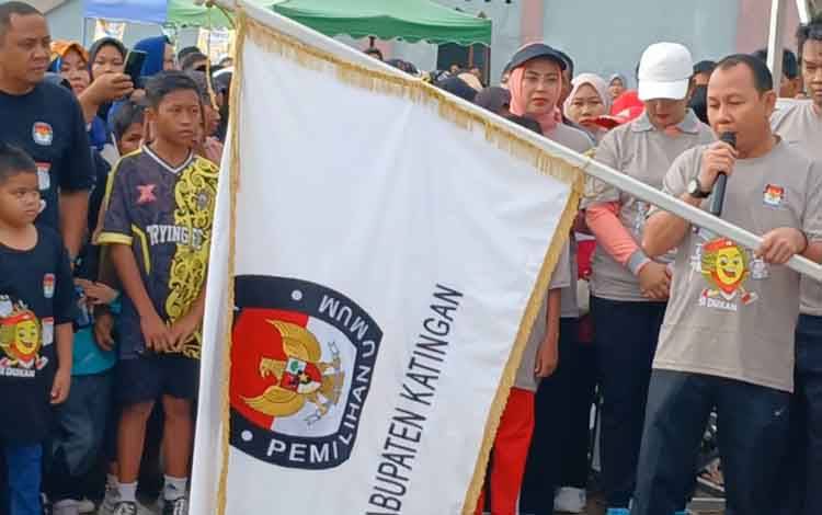 Jalan Sehat Pilkada Damai di Katingan Berlangsung Meriah