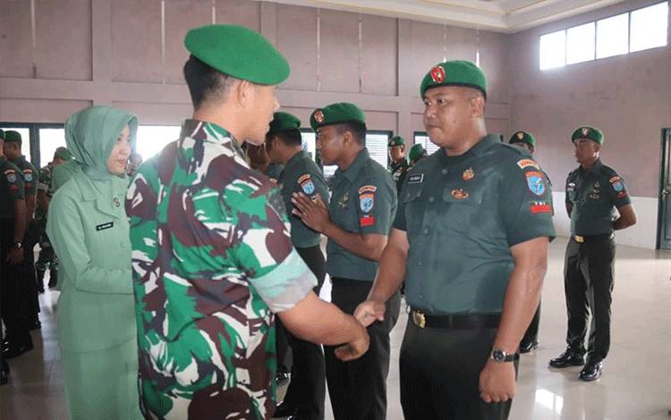 Dandim 1011 Kapuas Pimpin Upacara Korps Raport Penerimaan Personel Baru