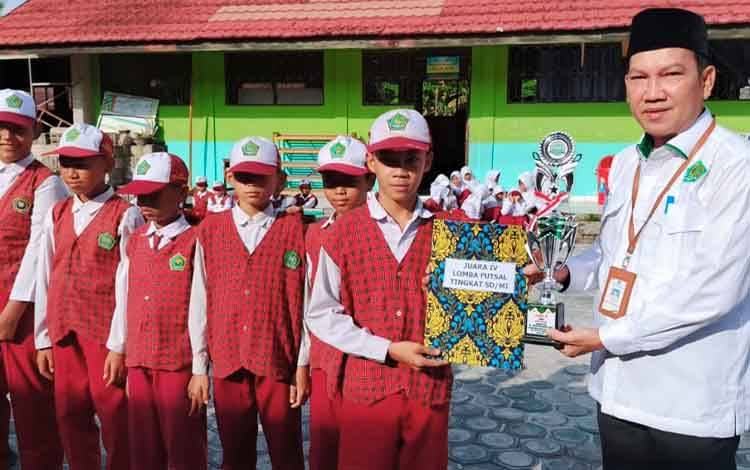 Muhda Nur Hutama dari MIN 5 Palangka Raya Raih Top Score di Turnamen Futsal