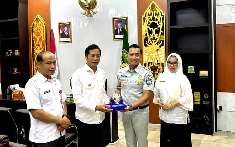 Pj Bupati Barito Utara Terima Kunjungan Jasa Raharja Kalteng