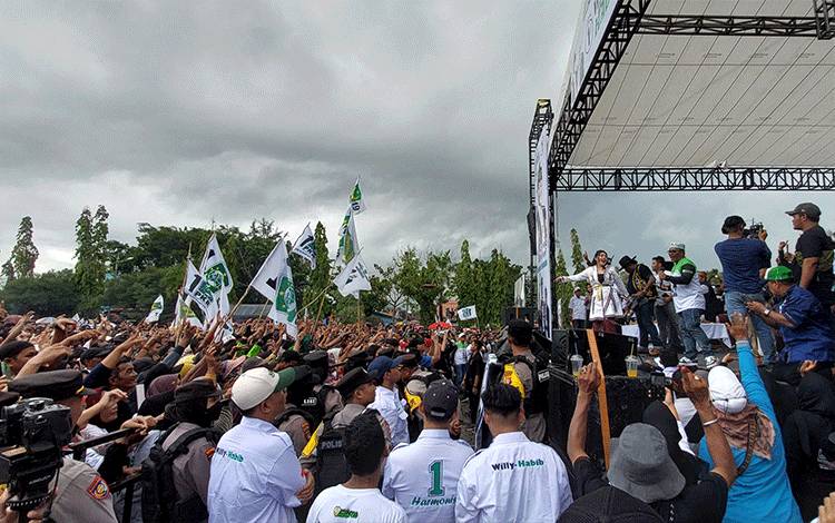 Dimeriahkan Via Vallen, Kampanye Akbar Willy-Habib di Kapuas Dihadiri Ribuan Warga