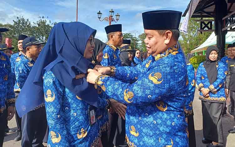 Bupati Kotim Apresiasi ASN Mengabdi Puluhan Tahun