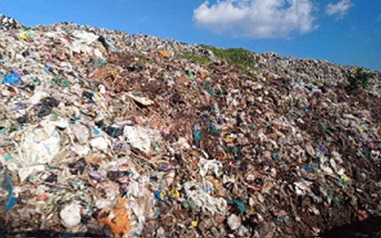 TPA Km 14 Kotim Butuh Alat Berat Baru untuk Atasi Sampah Menggunung