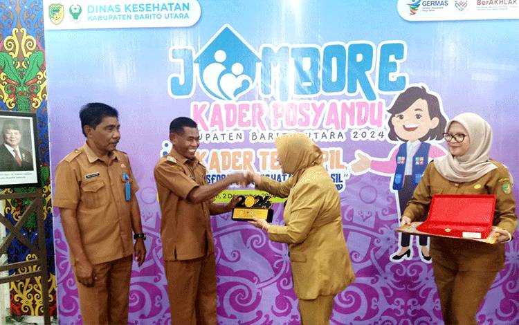 Kades Pandran Permai Terima Penghargaan Posyandu Inovasi Bidang Kesehatan