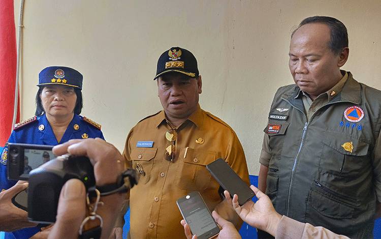Bupati Kotim Akan Tambah Excavator Ampibi Untuk Atasi Banjir
