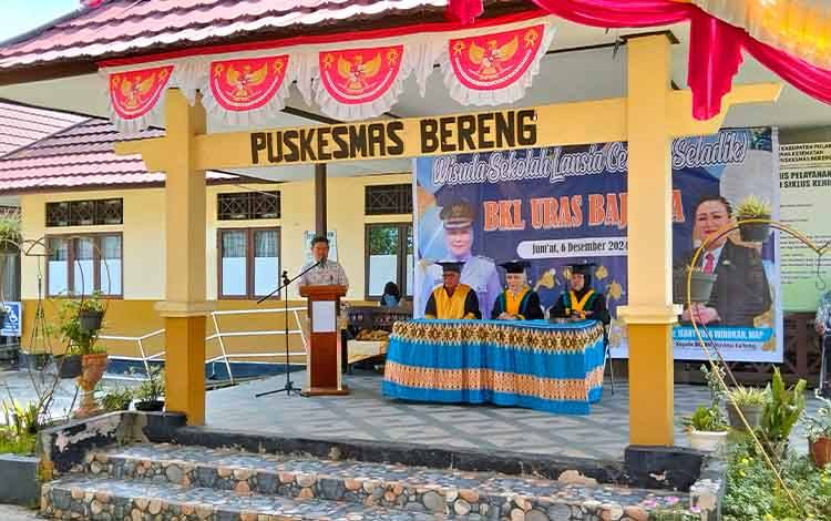 DP3AP2KB Pulang Pisau Gelar Wisuda Sekolah Lansia Cerdik