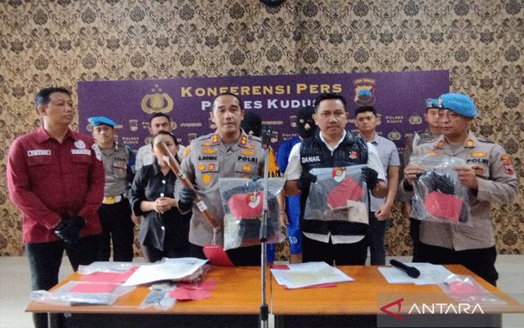 Polisi Tetapkan Dua Suporter Sepak Bola Sebagai Tersangka Pengeroyokan