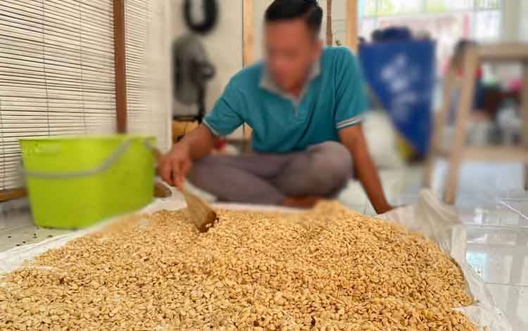 WBP Lapas Sampit Dilatih Keterampilan Membuat Tempe untuk Membangun Hidup Lebih MandirI