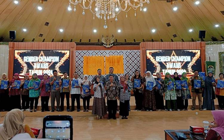 Smart Batik Indonesia Raih Juara 1 Gender Champion Award 2024