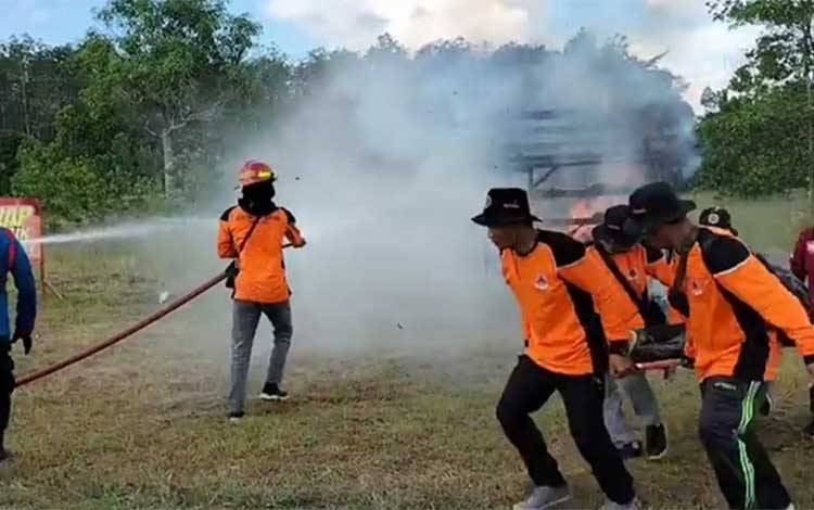 Simulasi Tanggap Darurat Kebakaran dan Pelatihan Menara Pantau