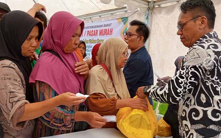 Pemkab Kobar Salurkan Bantuan 7.984 Paket Sembako Jelang Nataru 2024