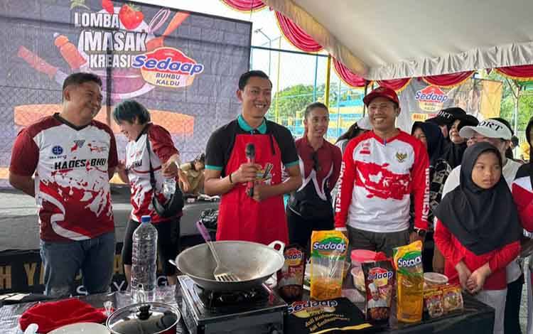 Camat MHU Apresiasi Lomba Yel-Yel dan Masak TP PKK Desa Bagendang Hulu