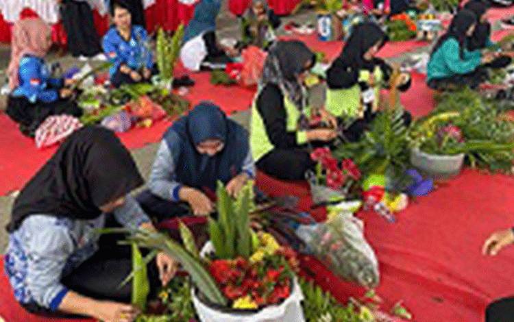 Dharma Wanita Persatuan Seruyan Gelar Senam Bersama dan Lomba Merangkai Bunga