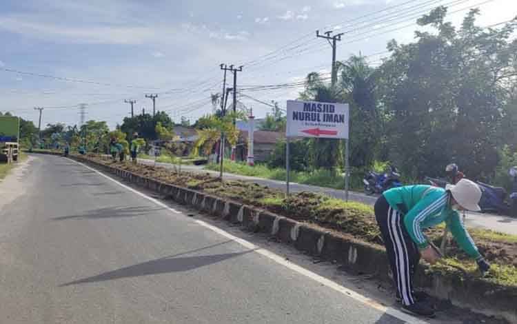 Warga Palangka Raya Diajak Jaga Tanaman di Trotoar untuk Udara Segar