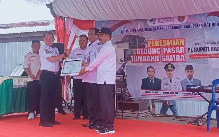 Pasar Tradisional Tumbang Samba Katingan Diresmikan