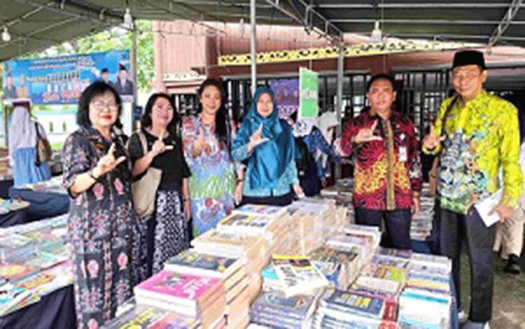 Bazar Buku Murah, Upaya Meningkatkan Literasi di Kabupaten Kapuas