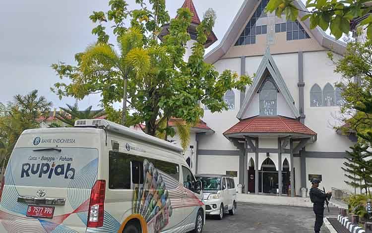 Bank Indonesia Kalteng Berikan Layanan Kas Keliling di Gereja-Gereja Menjelang Natal dan Tahun Baru
