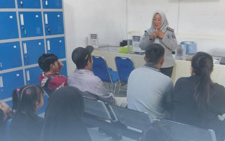 Petugas Rutan Kapuas Sosialisasikan Tata Tertib dan Aturan Kunjungan