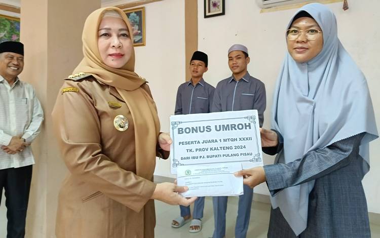 Pj Bupati Pulpis Penuhi Janji Umrohkan Juara MTQH