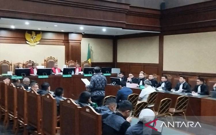 Tiga Hakim Pemvonis Bebas Ronald Tannur Didakwa Terima Gratifikasi