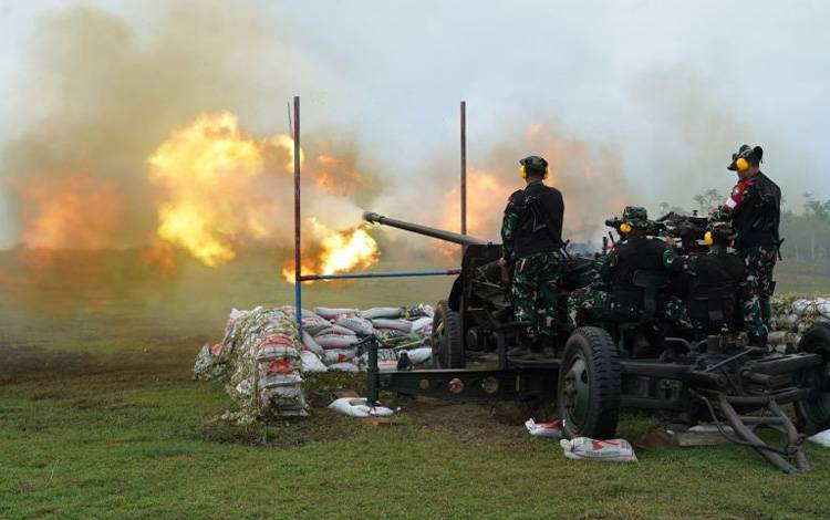 TNI AD Latih Perang Senjata Berat Pemusnah Pesawat di Aceh