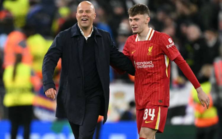 Arne Slot Waspadai Leicester Era Van Nistelrooy