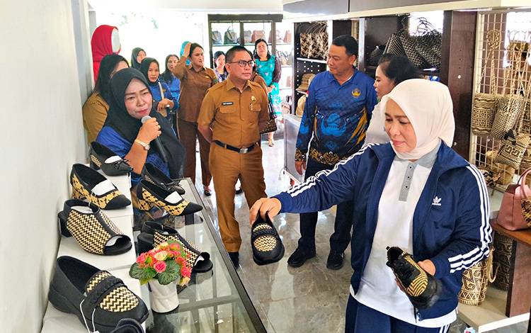 Resmikan Gedung Dekranasda, Ini Kata Pj Bupati Pulang Pisau