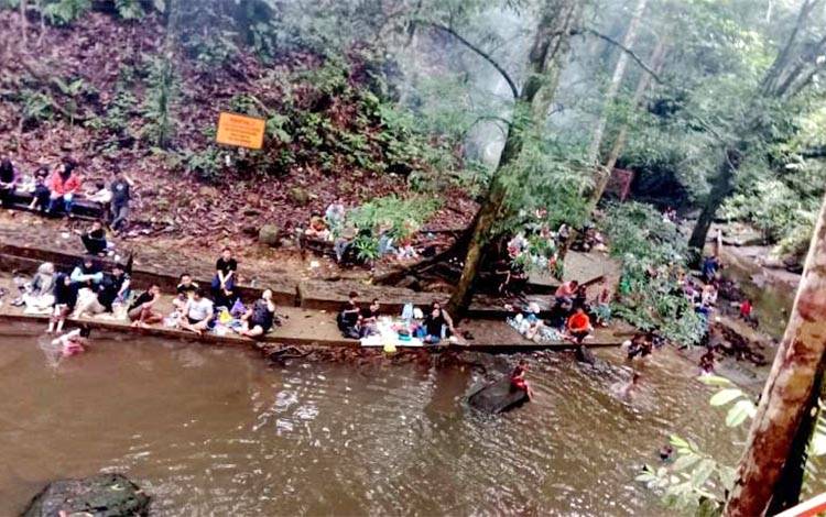 Tiga Destinasi Wisata Unggulan Barito Utara Ramai Dikunjungi Warga di Awal Tahun Baru 2025