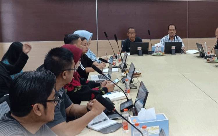DPKUKMP Palangka Raya Evaluasi Kinerja dan Rencanakan Strategi 2025