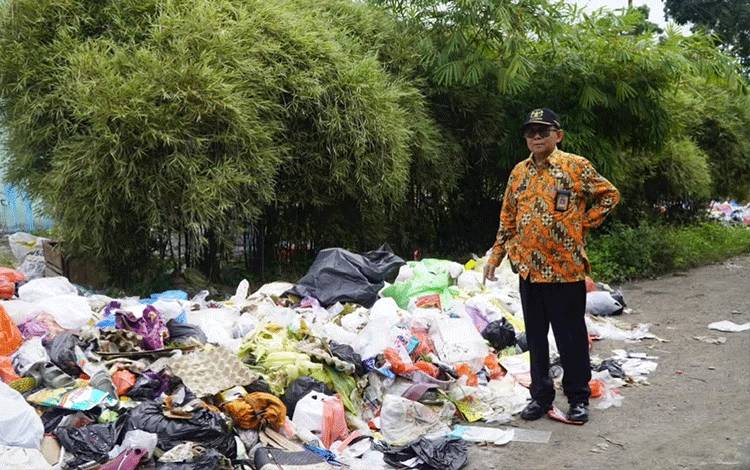 DLH Kotim Tinjau Depo Sampah di Sampit, Dorong Pengelolaan TPA Lebih Optimal
