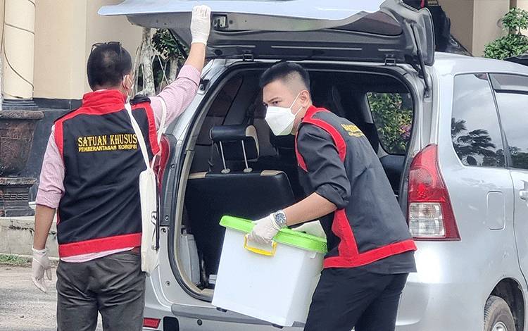 Jaksa Geledah Kantor Sekwan dan Disnakertrans Lamandau Terkait Dugaan Kasus Korupsi Proyek SAB