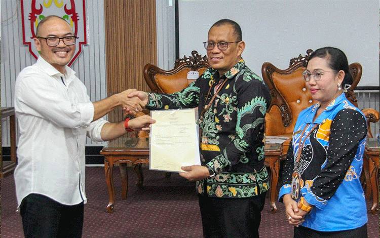Pemkab Seruyan Terima Sertifikat Tanah dari Kantor Pertanahan Seruyan