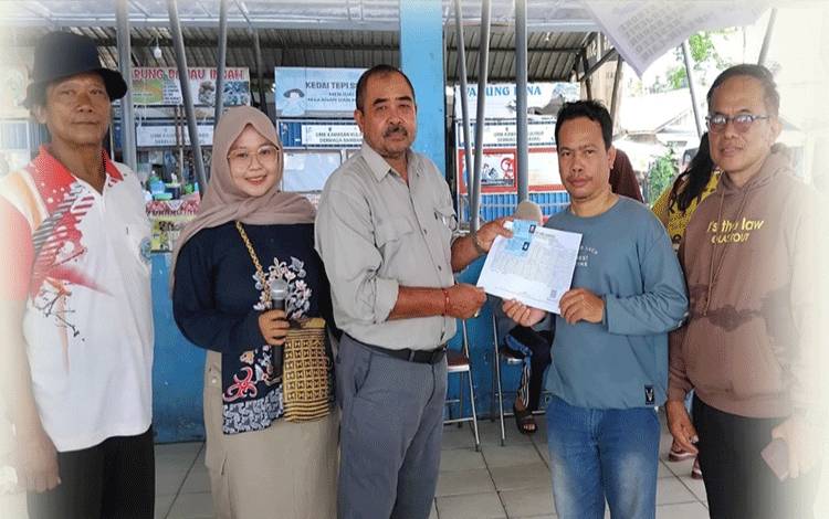 Pelayanan Jemput Bola di Pelabuhan Rambang, Disdukcapil Palangka Raya Cetak Puluhan Dokumen