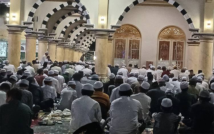 Ribuan Umat Muslim Hadiri Isra Mi'raj dan Haul Guru Sekumpul di Kereng Pangi Katingan