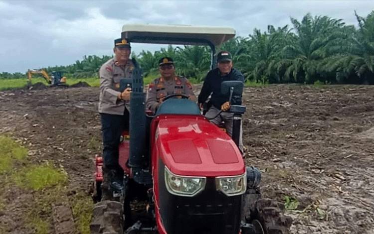 Polres Seruyan Dukung Program Ketahanan Pangan melalui Lahan Tumpang Sari